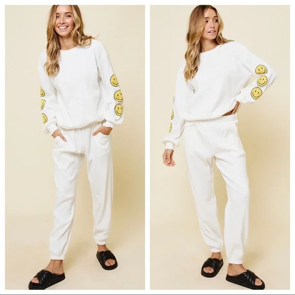 #03 Soft and Comfy Smile Print on Sleeves Jogger and sweatshirt Set - Picture 3 of 5